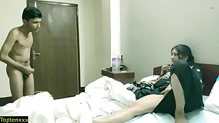 Indian Hot cooky having Coition back teen boy! Viral Roleplay Coition